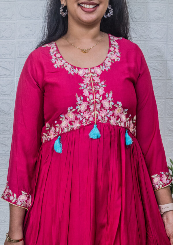 Embroidered flared dress - Image 2