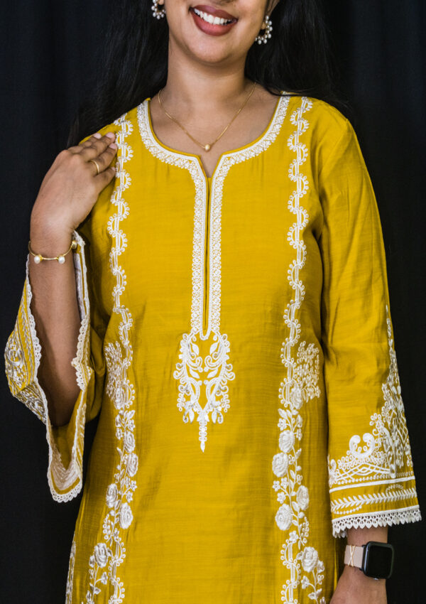 Floral Embroidery set - Image 2