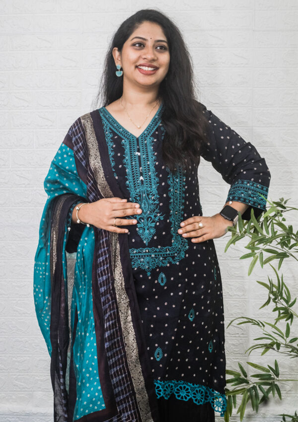 Short embroidery set - Image 3