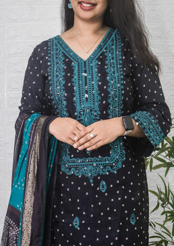 Short embroidery set - Image 2