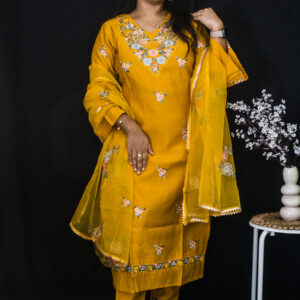 Floral embroidery kurti set