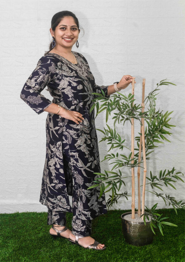 Printed top and bottom - Image 3
