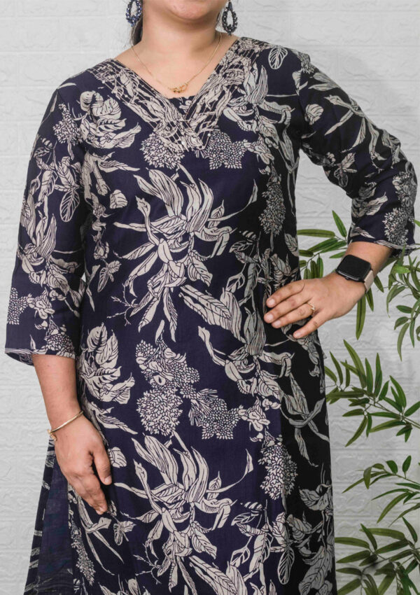 Printed top and bottom - Image 2