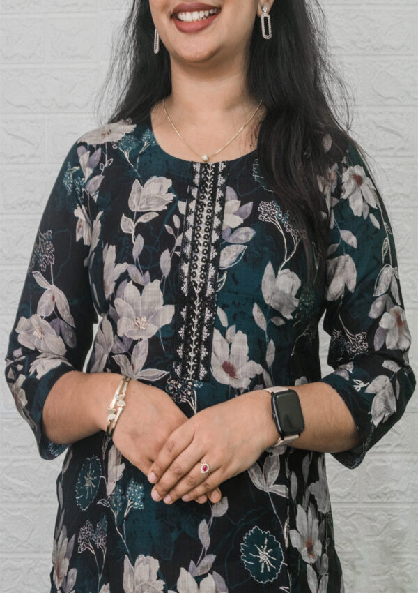 Floral straight cut Kurti - Image 2