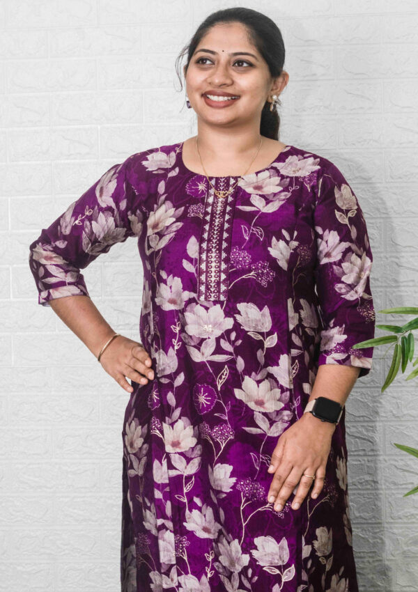 Floral straight cut Kurti - Image 3