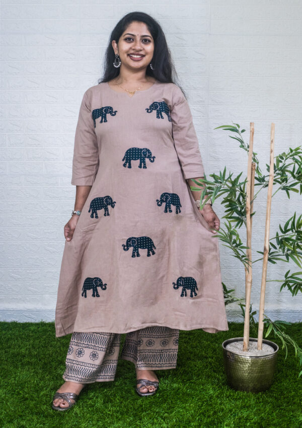 Casual wear top and bottom