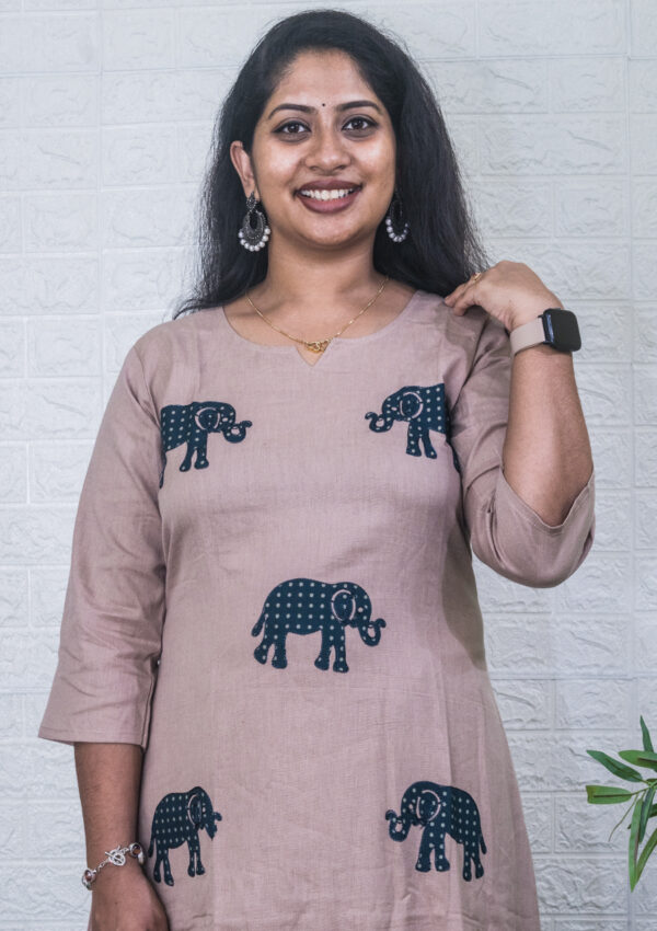 Casual wear top and bottom - Image 2