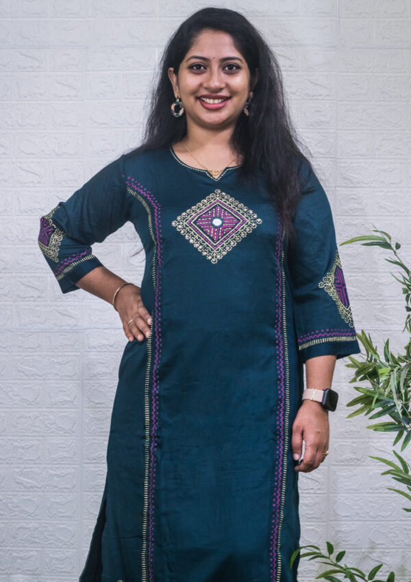 Printed top and bottom - Image 3