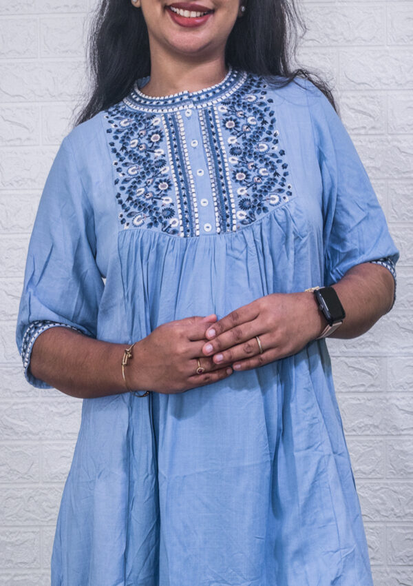 Floral embroidery top - Image 2
